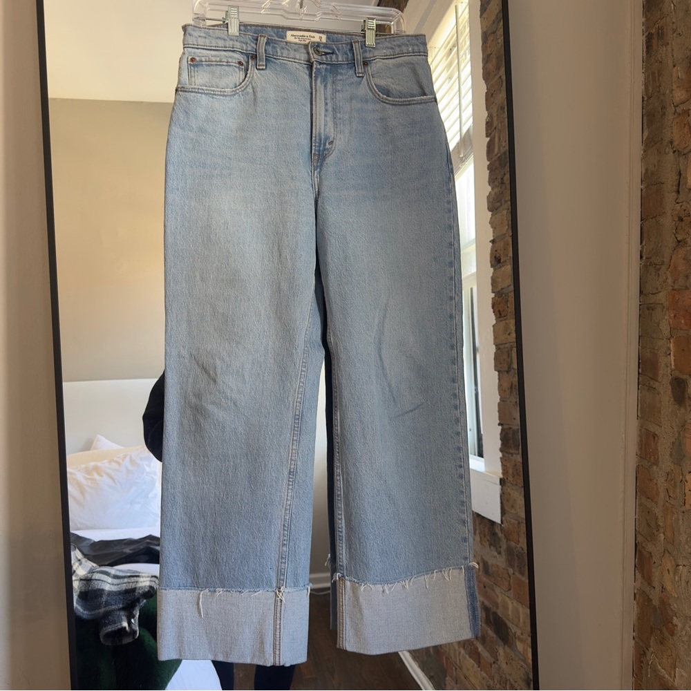 ABERCROMBIE high rise 90s relaxed jean with cuff